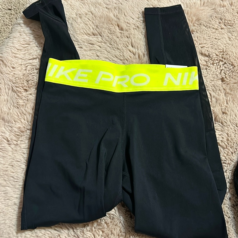 Black Nike Pro leggings. Size S. New with tags